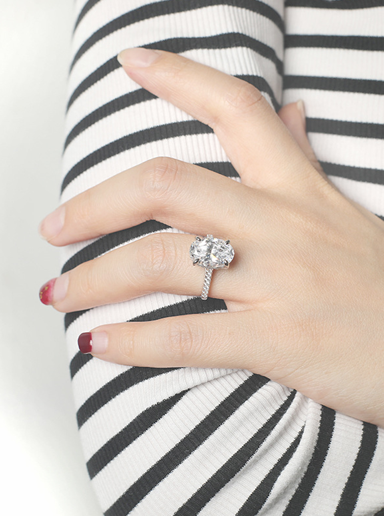 Beautiful Oval Diamond Ring - Balmas Jewelry