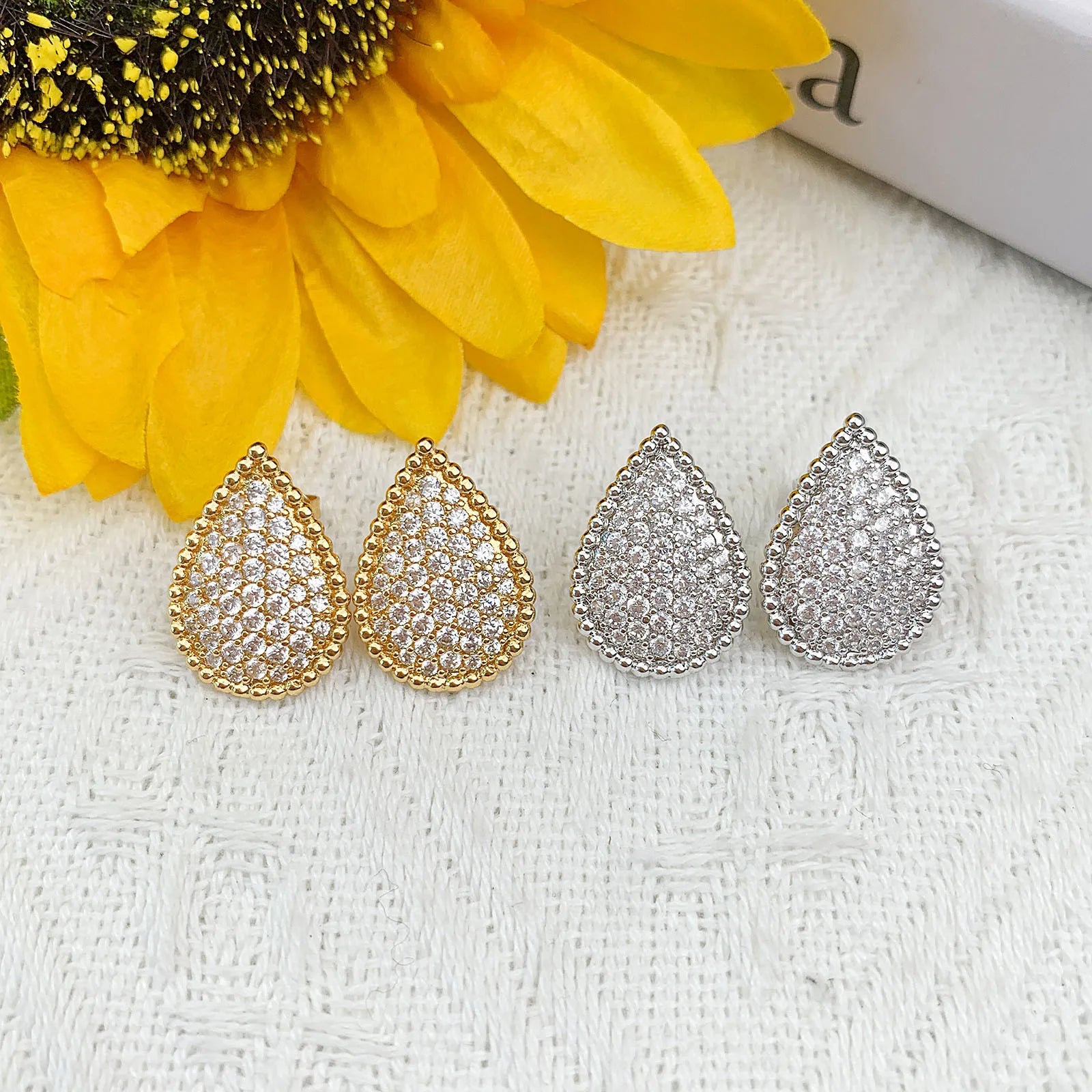 Women's Gold Teardrop Earrings - Balmas Jewelry